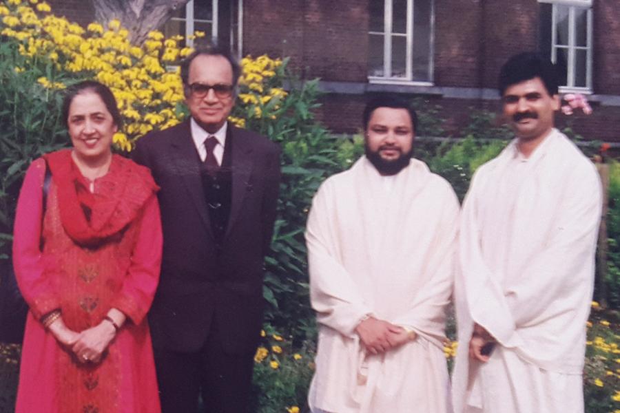 Brahmachari Girish Ji with Shri Jagmohan Ji, Ex-Governor of J&K and Ex-LG of Delhi with his wife visiting MERU, Holland in late nineties.
